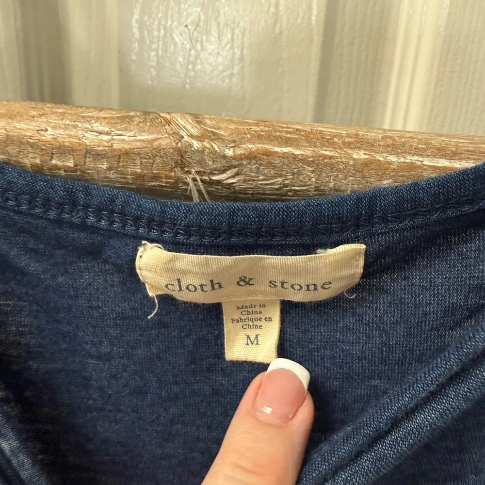 CLOTH & STONE Maxi Dress
COLD SHOULDER Nila Blue
Ombre - Picture 3 of 3